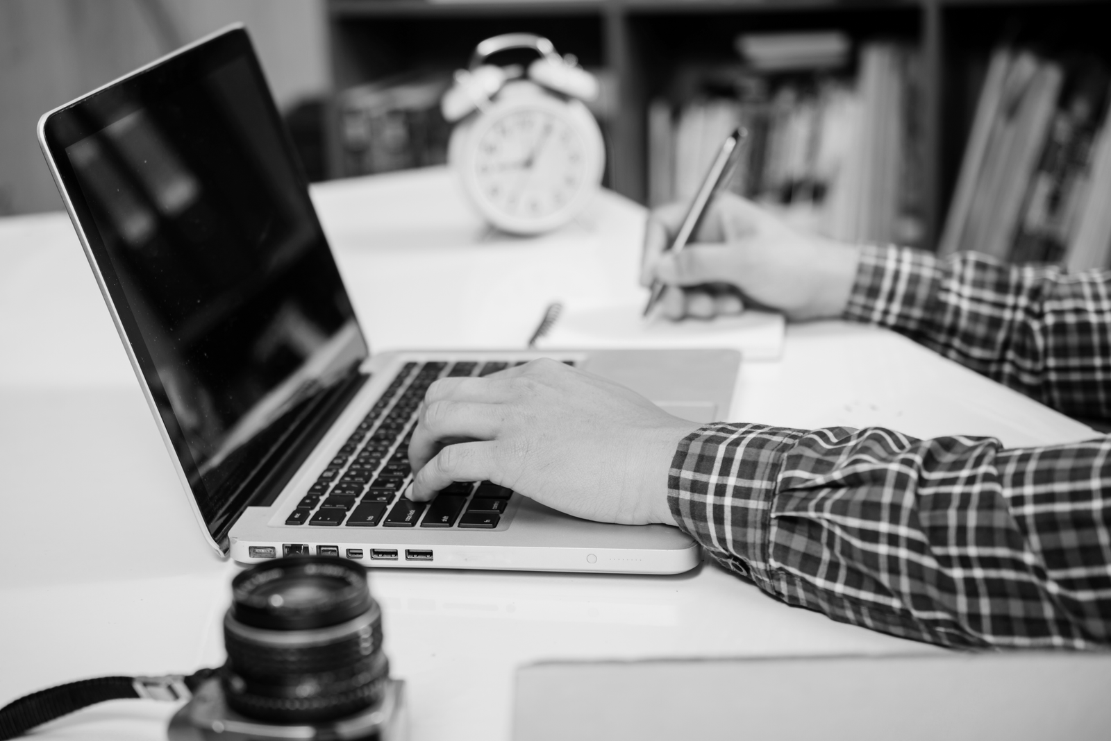 Yazmanın En Zor Kısmı: Masaya Oturmak